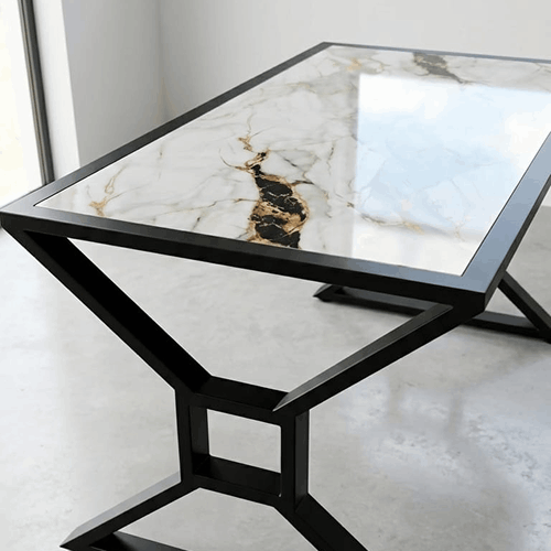 Pintura de Mesas e cadeiras